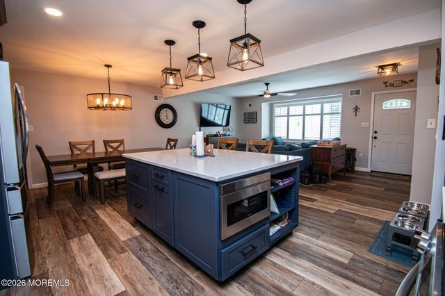 1220 Neptune Avenue, Beachwood, NJ 08722
