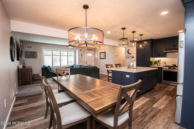 1220 Neptune Avenue, Beachwood, NJ 08722
