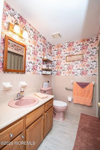 1220 Neptune Avenue, Beachwood, NJ 08722