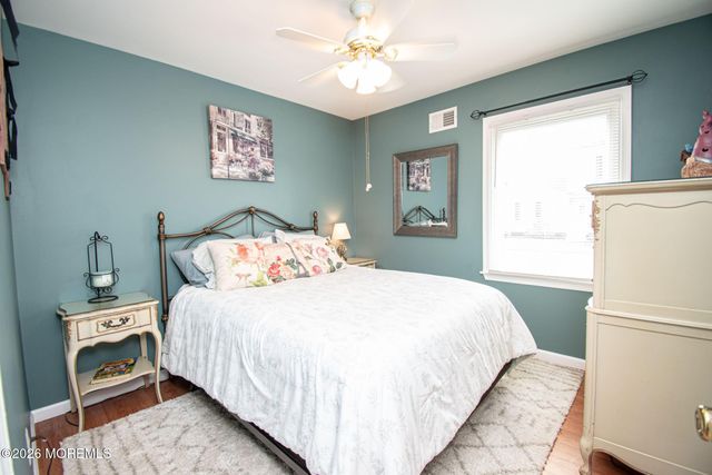 1220 Neptune Avenue, Beachwood, NJ 08722