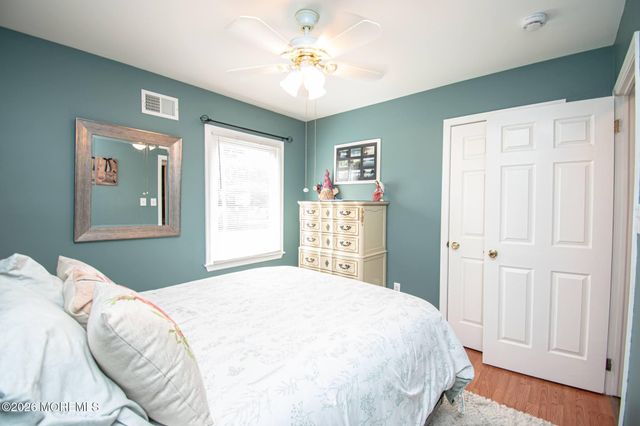 1220 Neptune Avenue, Beachwood, NJ 08722