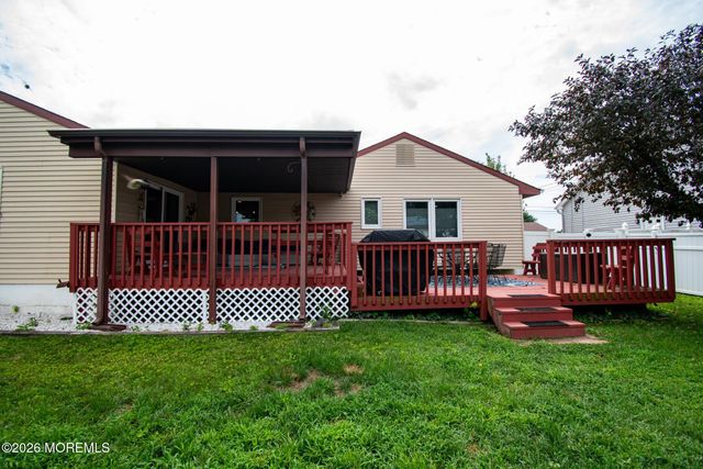 1220 Neptune Avenue, Beachwood, NJ 08722