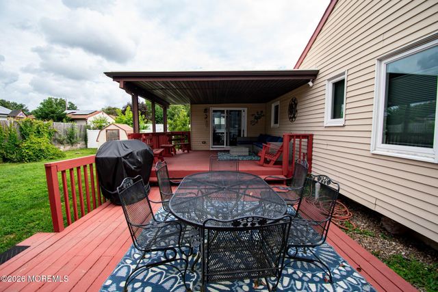 1220 Neptune Avenue, Beachwood, NJ 08722