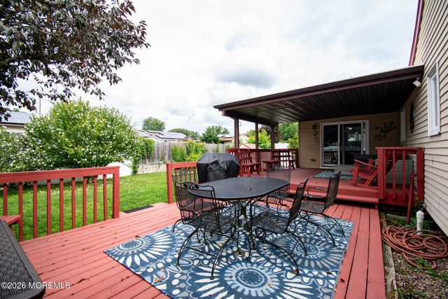 1220 Neptune Avenue, Beachwood, NJ 08722