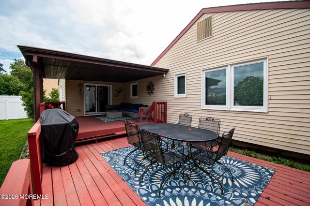 1220 Neptune Avenue, Beachwood, NJ 08722