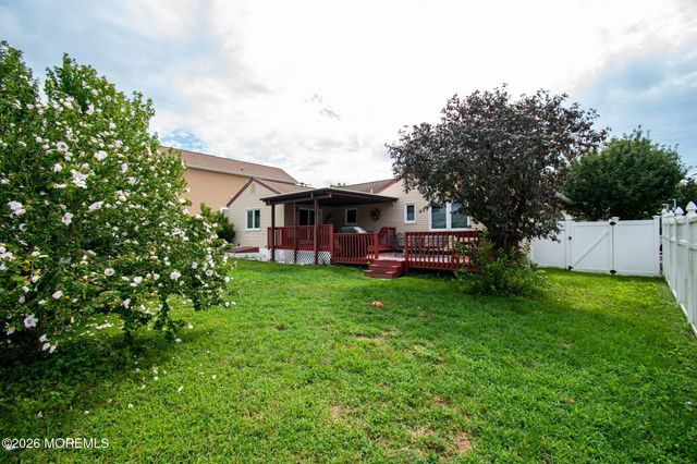 1220 Neptune Avenue, Beachwood, NJ 08722