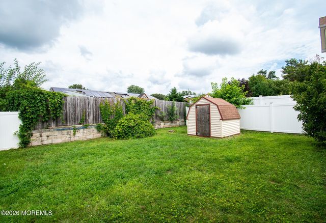 1220 Neptune Avenue, Beachwood, NJ 08722