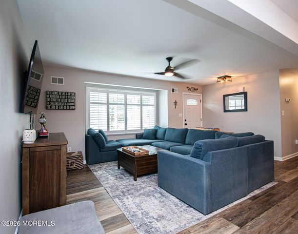 1220 Neptune Avenue, Beachwood, NJ 08722