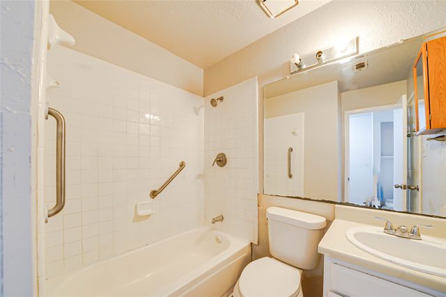 633 Carriagehouse Lane 3, Garland, TX 75040