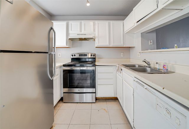 633 Carriagehouse Lane 3, Garland, TX 75040