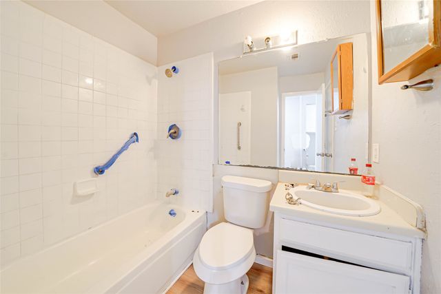 633 Carriagehouse Lane 3, Garland, TX 75040