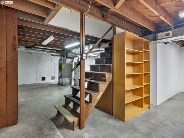 2214 N EMERSON St, Portland, OR 97217