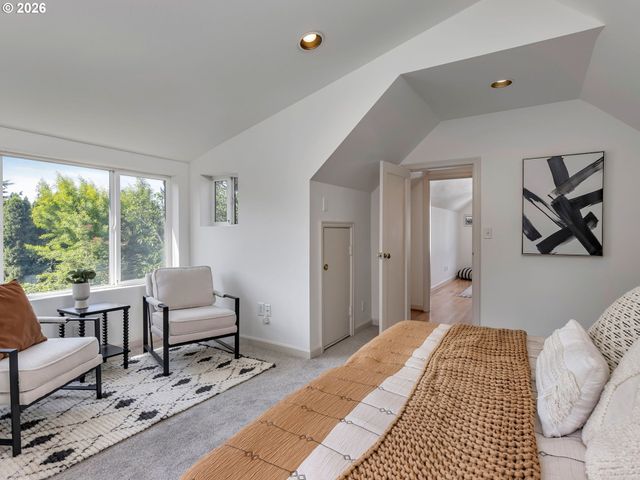 2214 N EMERSON St, Portland, OR 97217