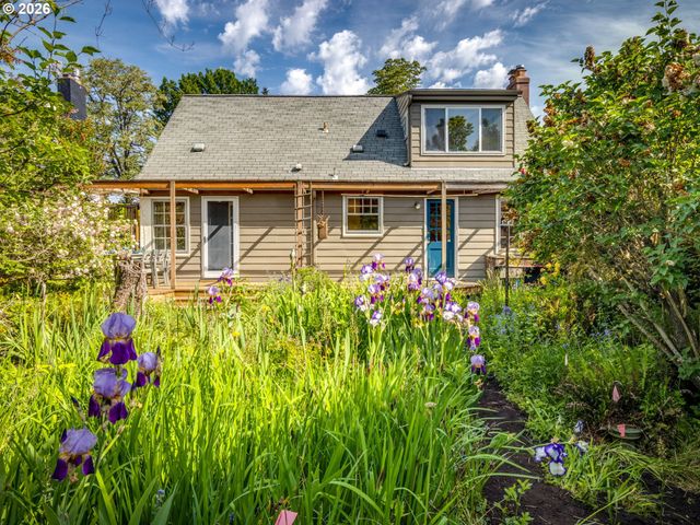 2214 N EMERSON St, Portland, OR 97217