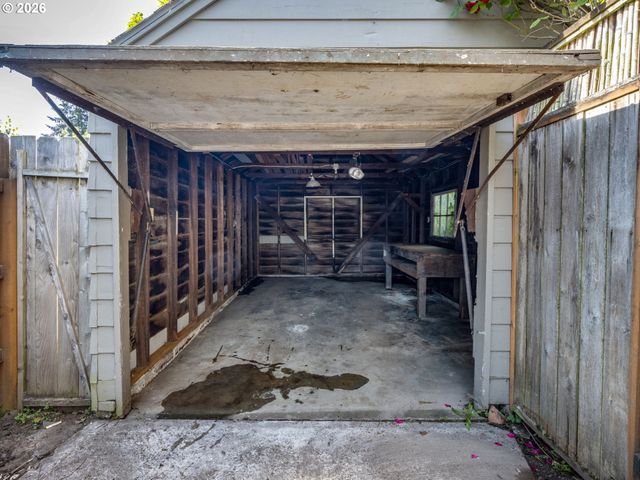 2214 N EMERSON St, Portland, OR 97217