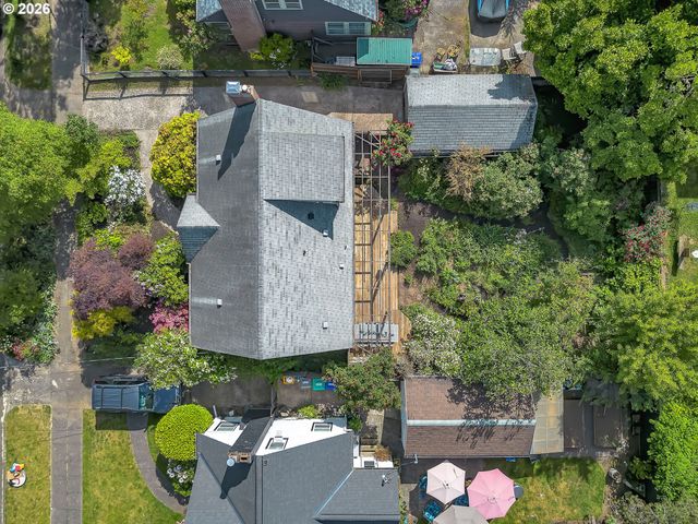 2214 N EMERSON St, Portland, OR 97217