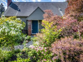 2214 N EMERSON St, Portland, OR 97217