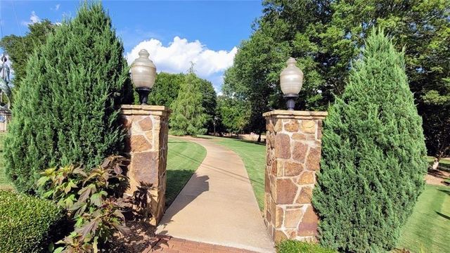 2835 Olde Town Park Drive, Norcross, GA 30071