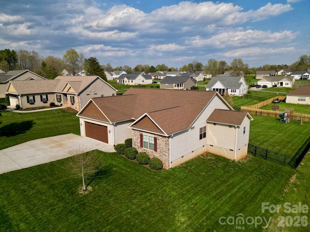 156 Greythorn Drive, Statesville, NC 28625