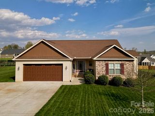 156 Greythorn Drive, Statesville, NC 28625