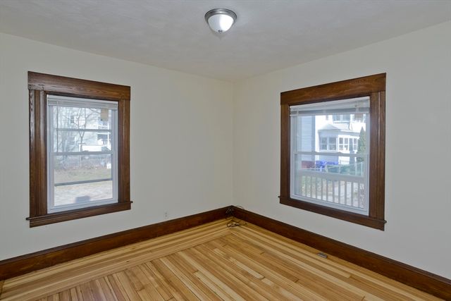 24 Morrell St, Springfield, MA 01104
