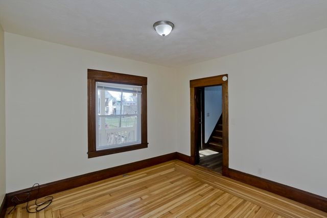 24 Morrell St, Springfield, MA 01104