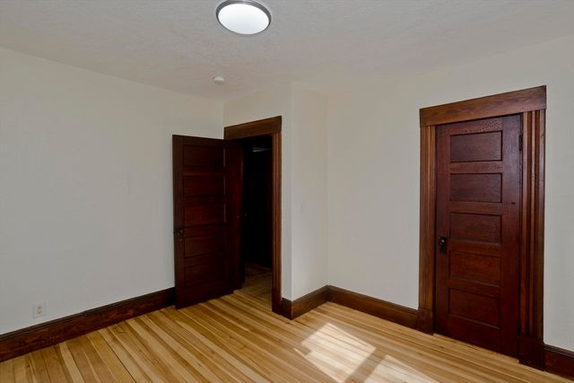 24 Morrell St, Springfield, MA 01104