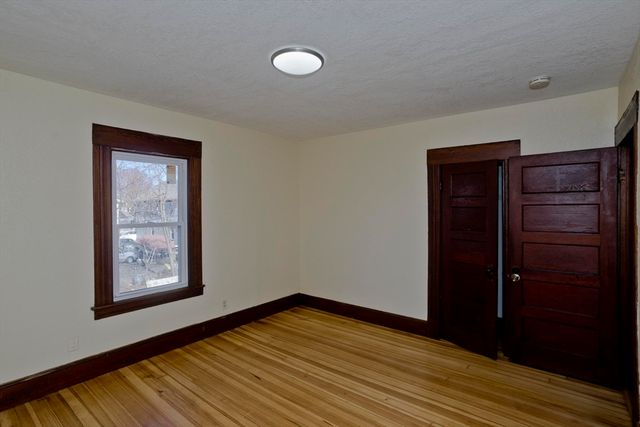 24 Morrell St, Springfield, MA 01104