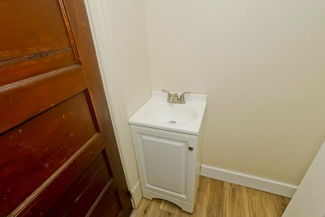 24 Morrell St, Springfield, MA 01104