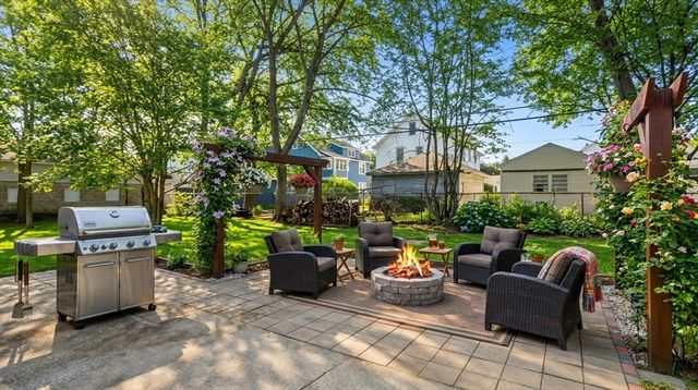 24 Morrell St, Springfield, MA 01104