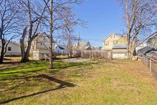 24 Morrell St, Springfield, MA 01104