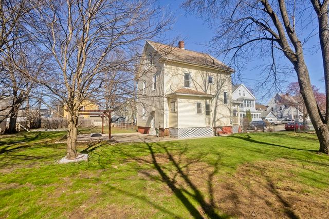 24 Morrell St, Springfield, MA 01104