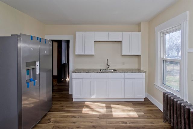 24 Morrell St, Springfield, MA 01104