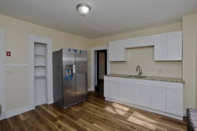 24 Morrell St, Springfield, MA 01104