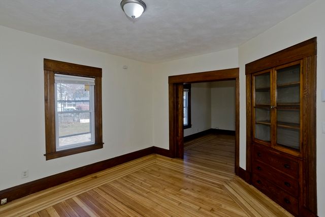 24 Morrell St, Springfield, MA 01104