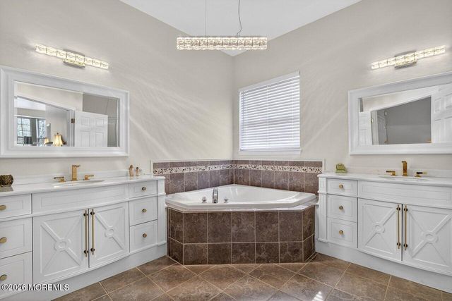 38 Park Ridge Way, Jackson, NJ 08527