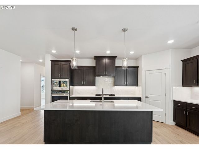 875 Butte Dr, Forest Grove, OR 97116