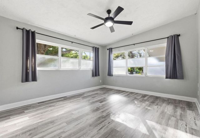 7198 121ST WAY N, Seminole, FL 33772