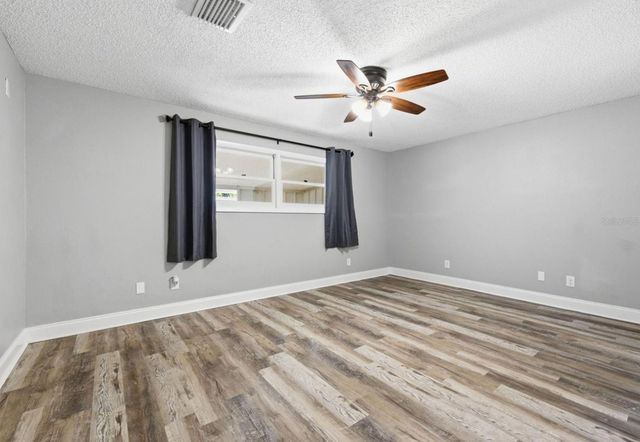 7198 121ST WAY N, Seminole, FL 33772