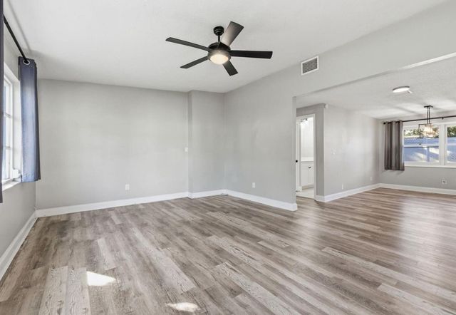 7198 121ST WAY N, Seminole, FL 33772