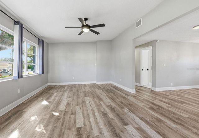 7198 121ST WAY N, Seminole, FL 33772