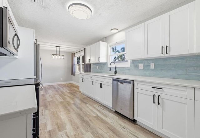 7198 121ST WAY N, Seminole, FL 33772