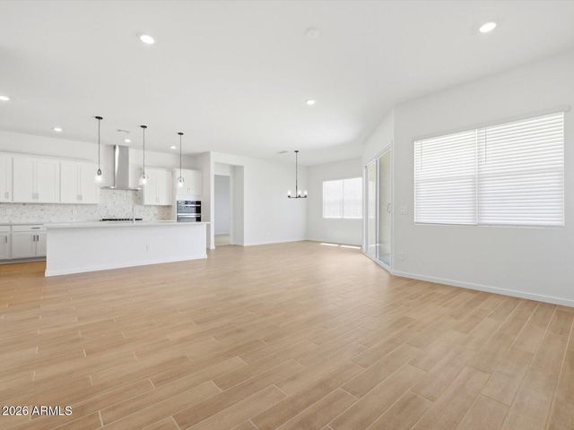 17686 W COLLEGE Drive, Goodyear, AZ 85395