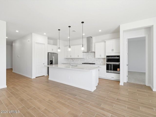 17686 W COLLEGE Drive, Goodyear, AZ 85395