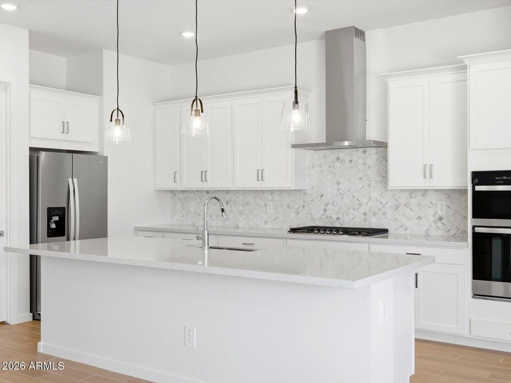 17686 W COLLEGE Drive, Goodyear, AZ 85395