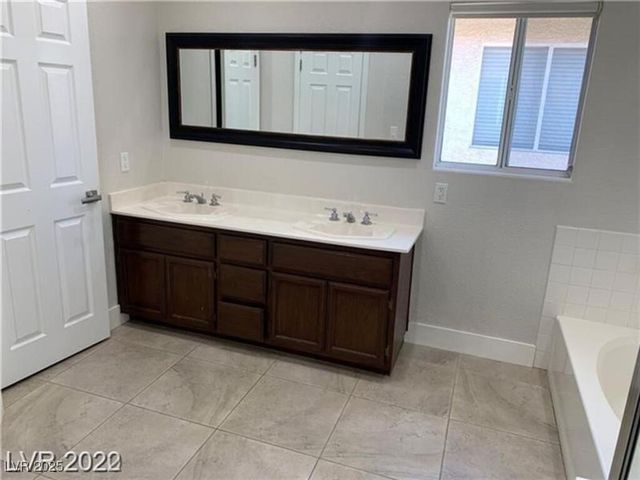 3412 Classic Bay Lane, Las Vegas, NV 89117