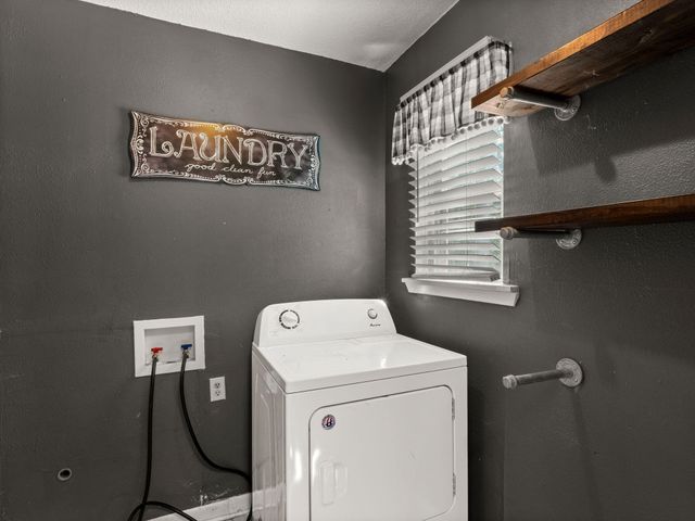 116 Franklin St, New Llano, LA 71461