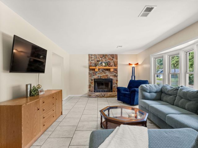 116 Franklin St, New Llano, LA 71461