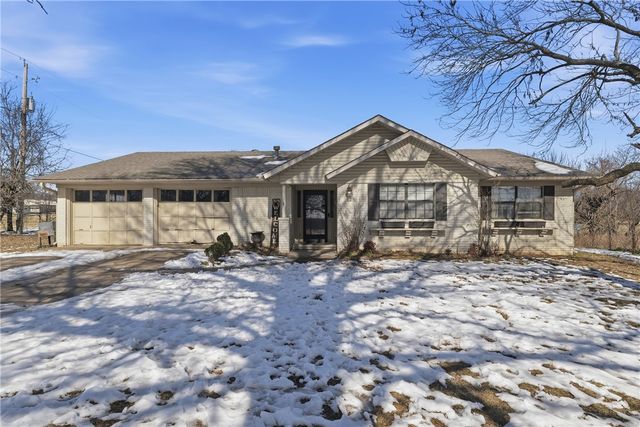 2260 Walnut Grove Road, Prairie Grove, AR 72753