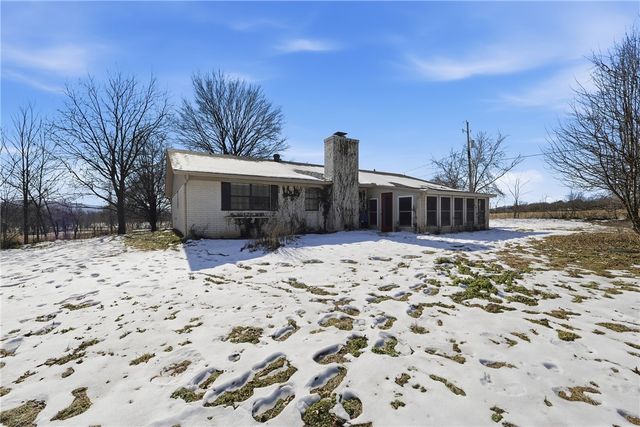 2260 Walnut Grove Road, Prairie Grove, AR 72753